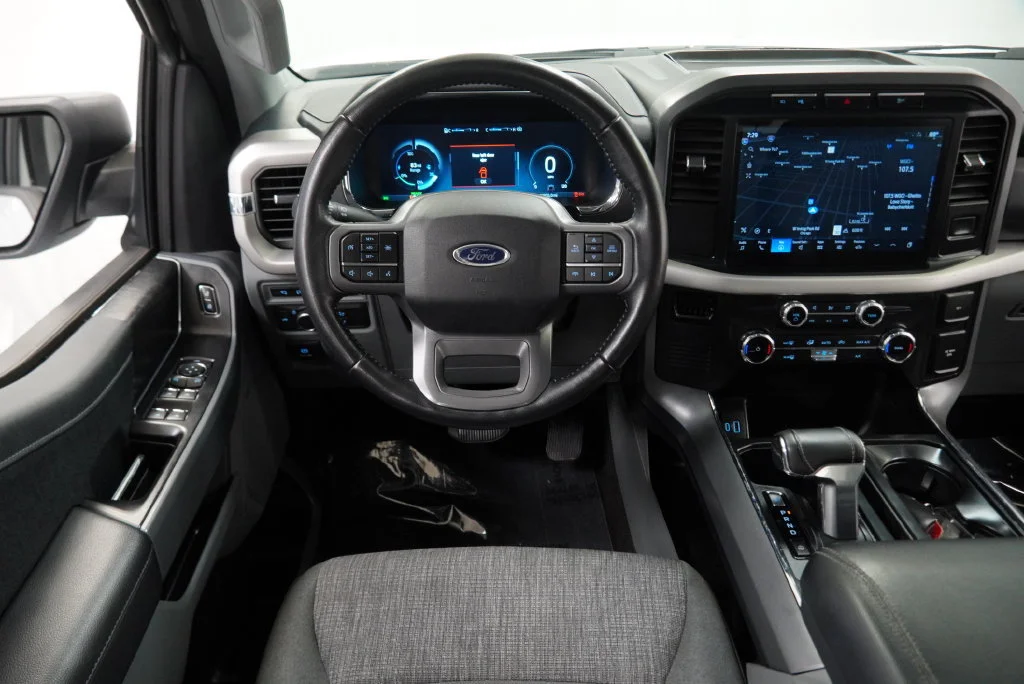 Used 2022 White Ford XLT image 23