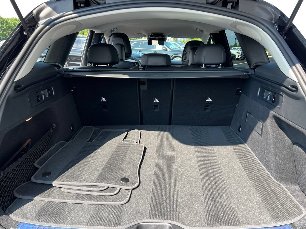 New 2026 Obsidian Black Metallic Mercedes-Benz GLC 300 image 42