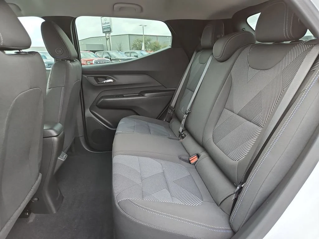 New 2027 Summit White Chevrolet LT image 15