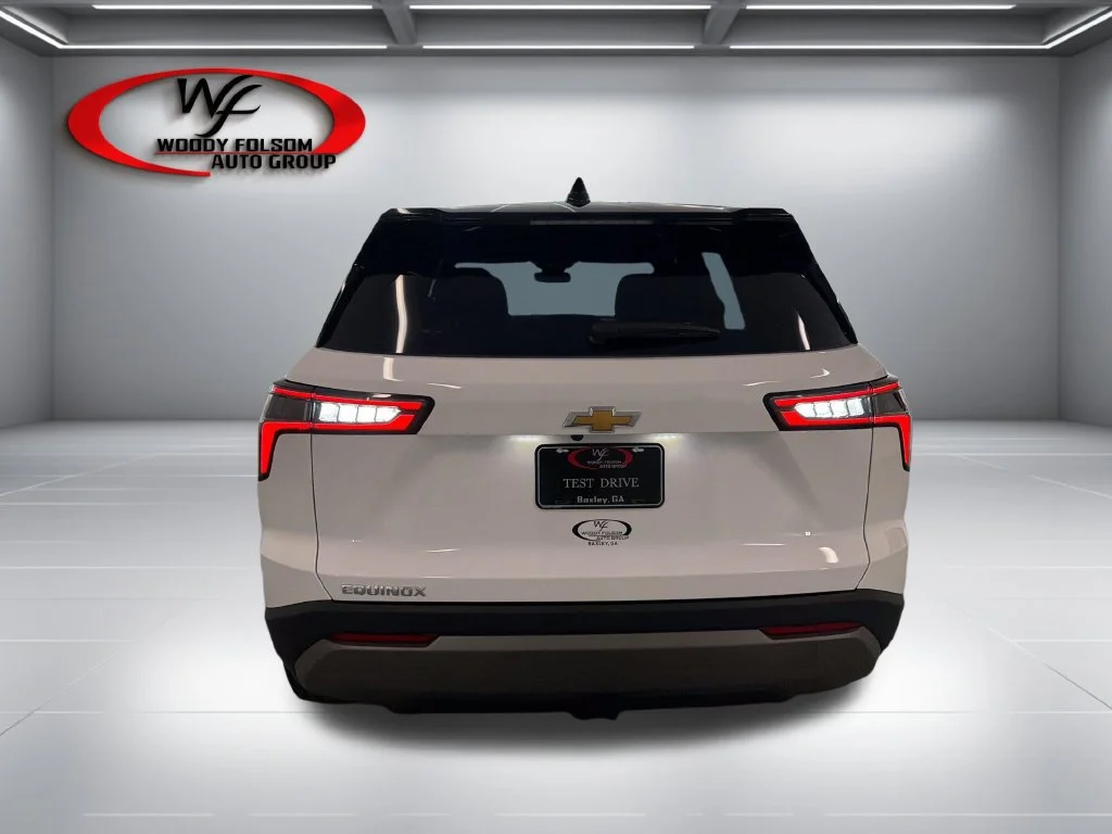 New 2027 Summit White Chevrolet LT image 7