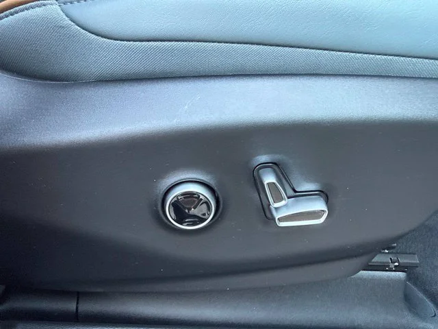 New 2027 White Chrysler Pinnacle image 35