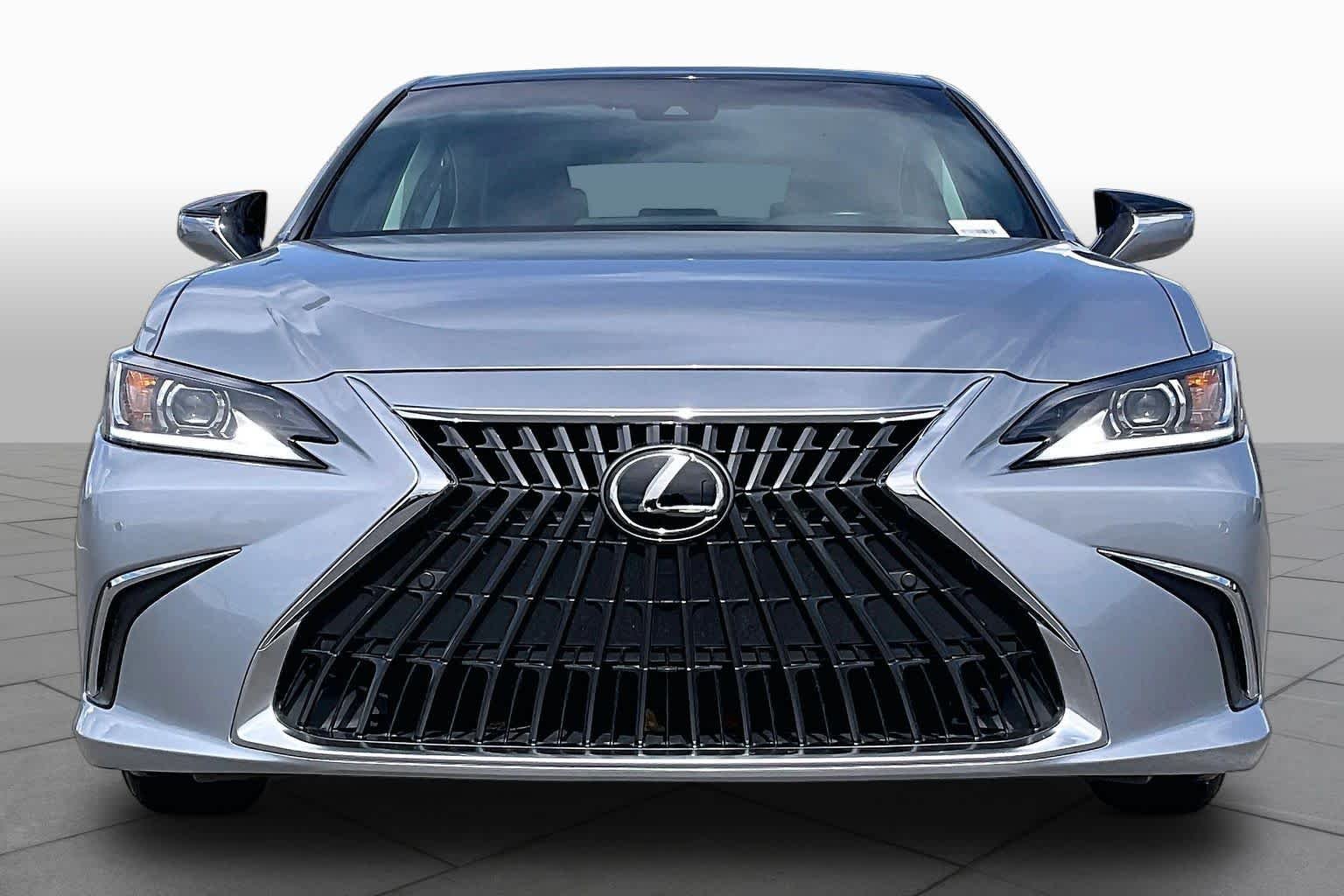 Used 2025 Iridium Lexus  image 4