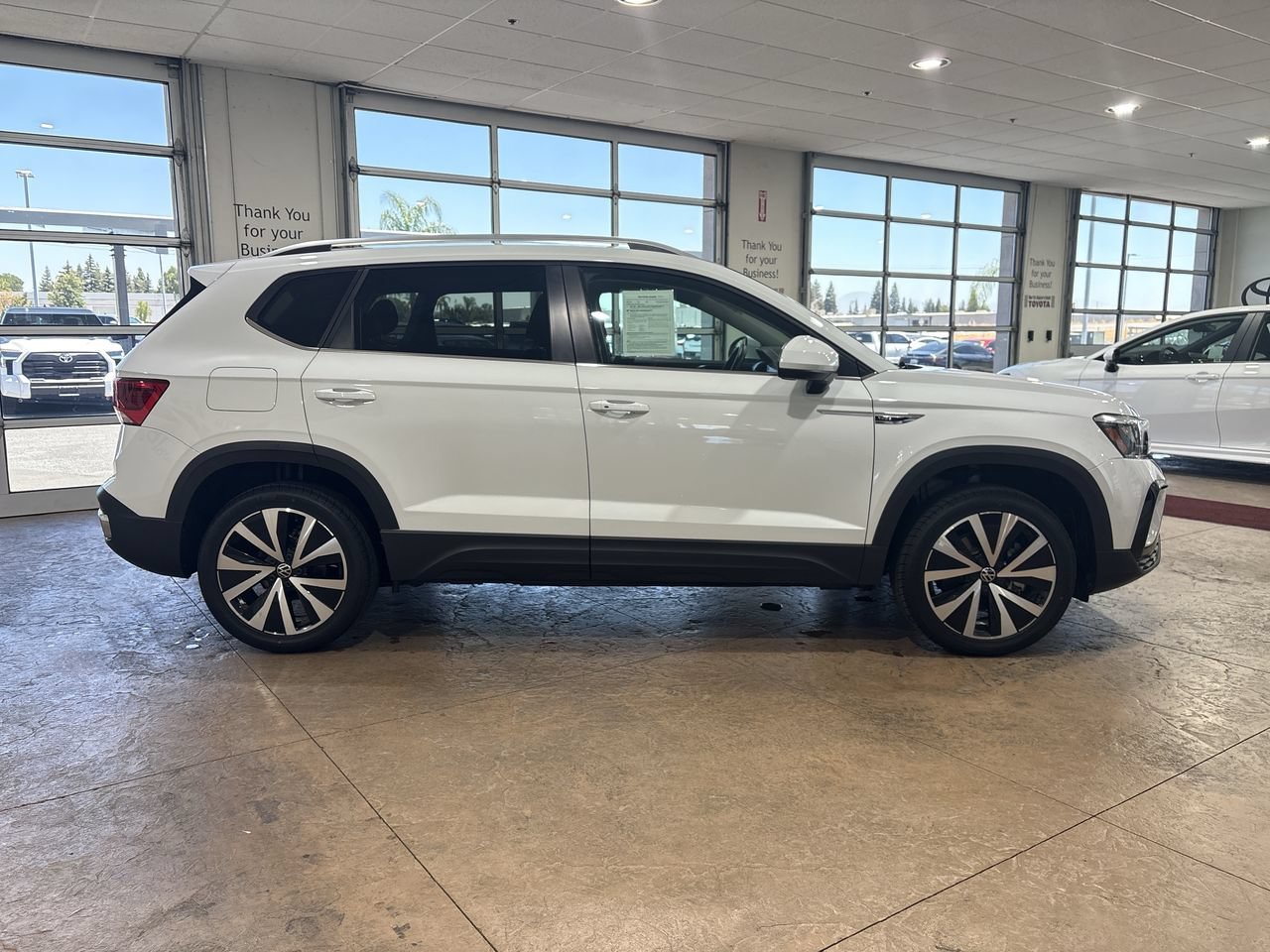 Used 2024 Pure White Volkswagen SE image 3