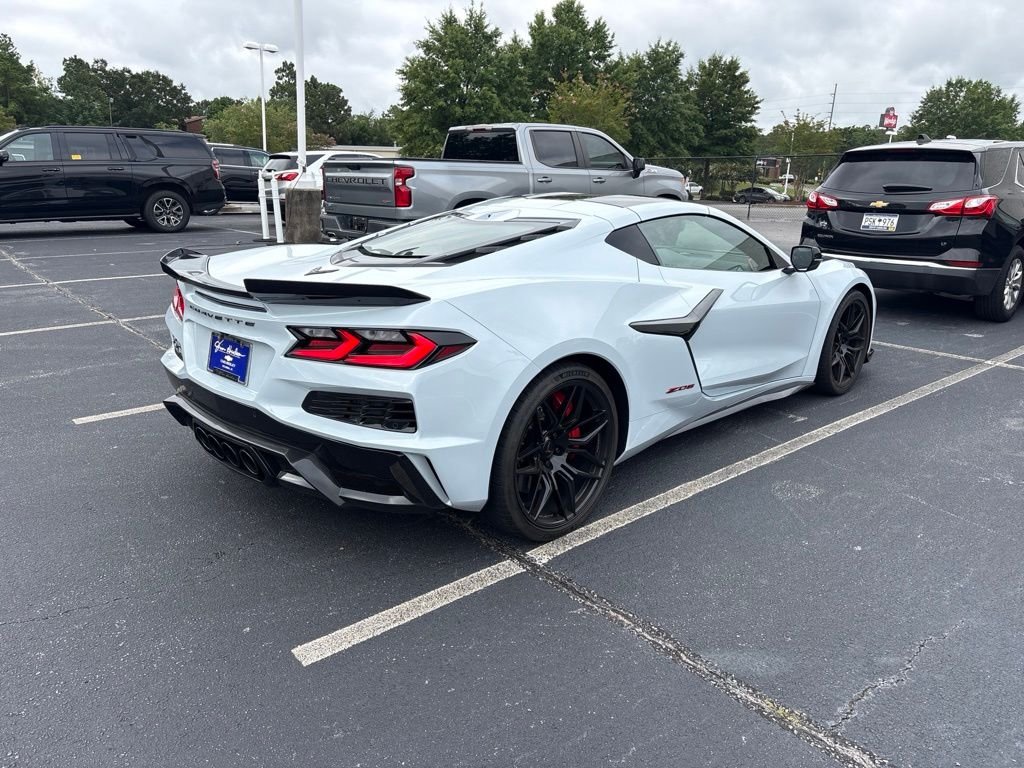 Used 2024 Gray Chevrolet Z06 image 3