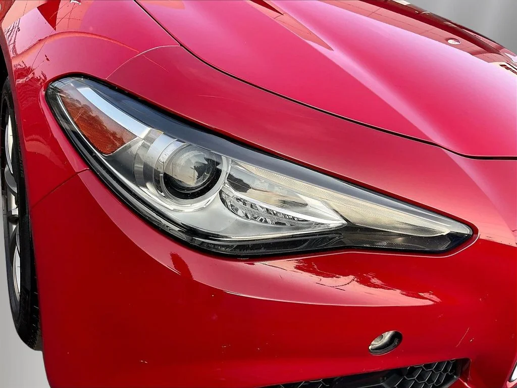 Used 2017 Rosso Alfa Alfa Romeo Base image 31
