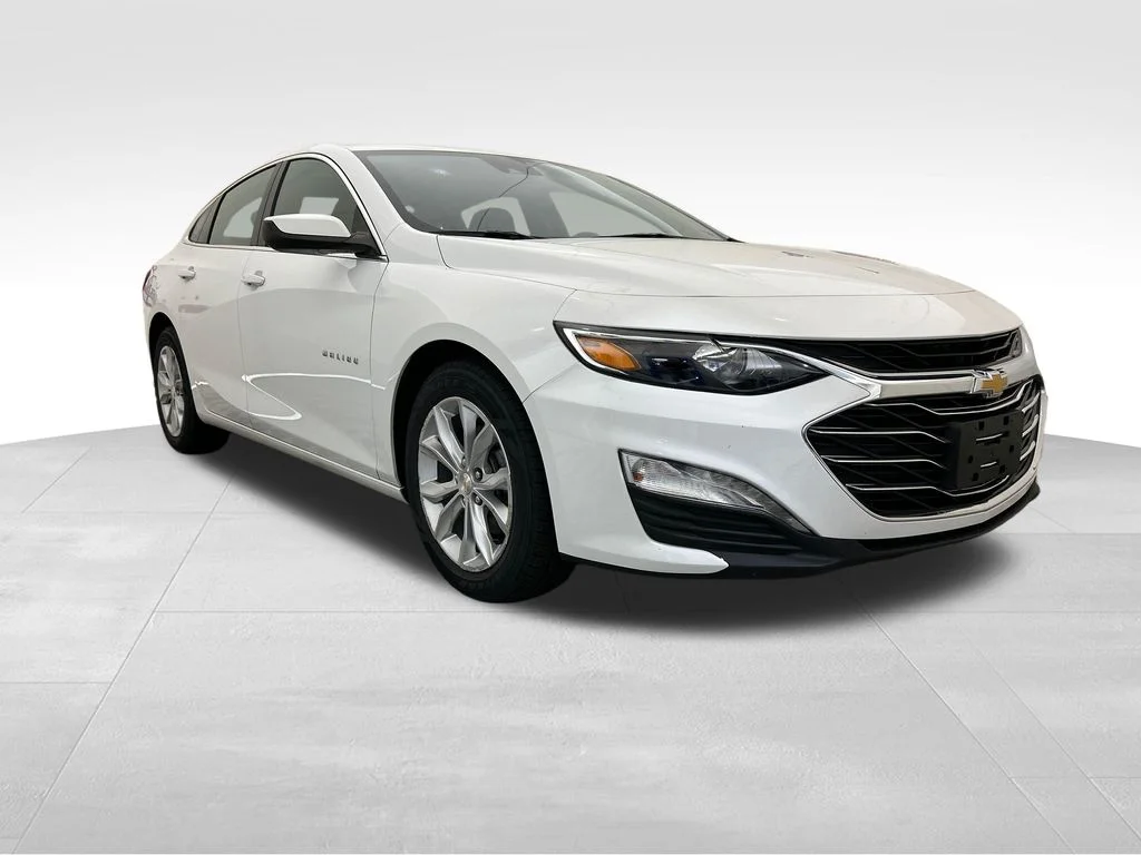 Used 2023 White Chevrolet LT image 7