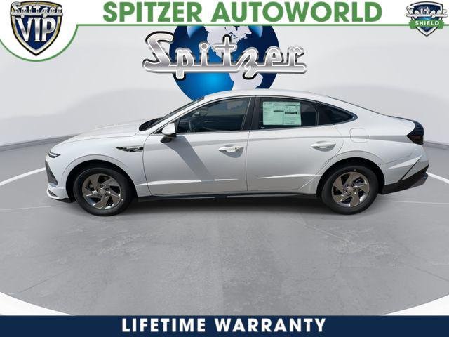 New 2026 White Hyundai SE image 6