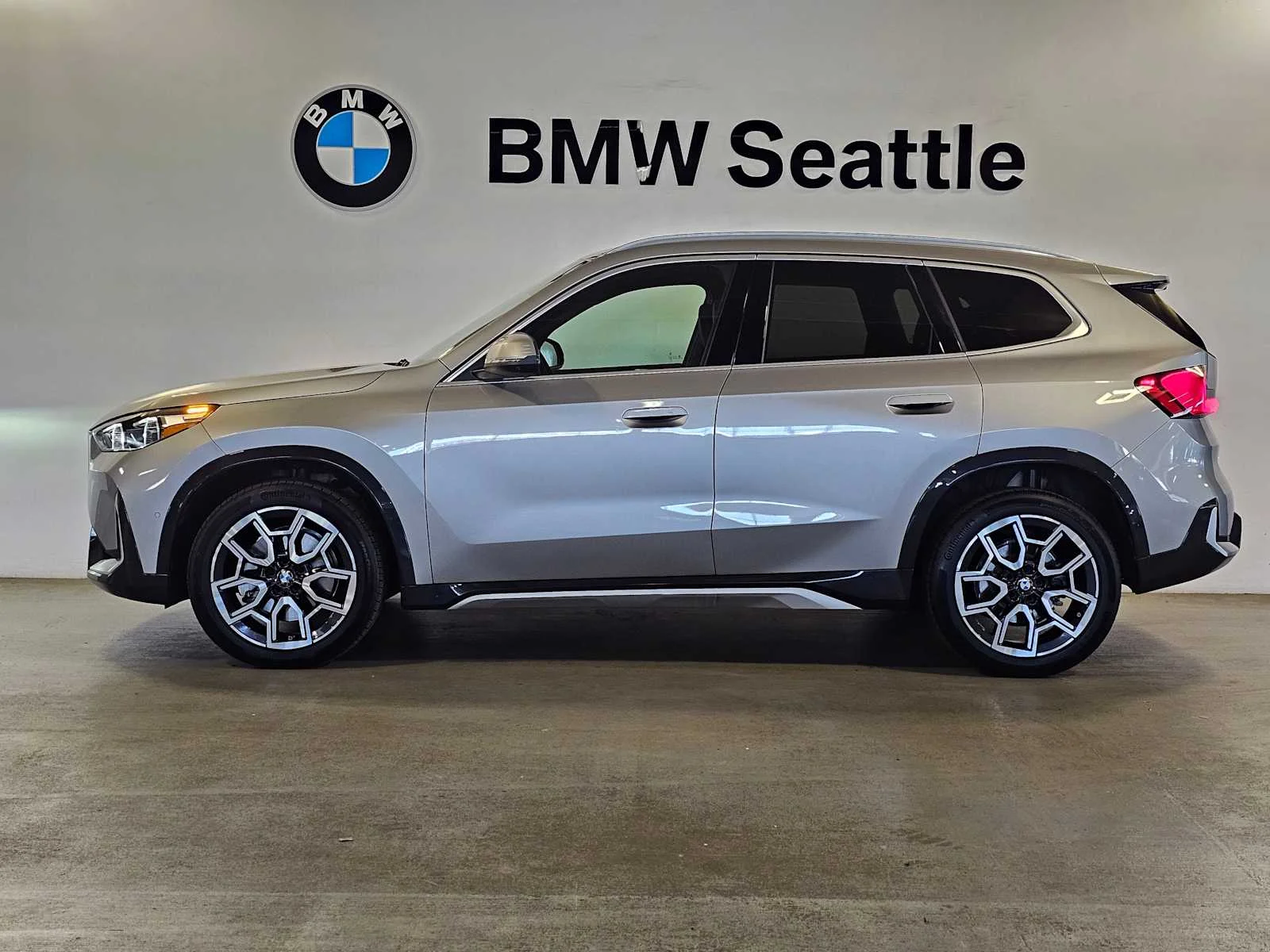 Certified Used 2025 Space Silver Metallic BMW xDrive28i image 3