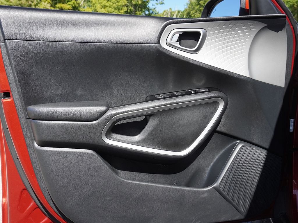 2025 Kia Soul LX - Photo 19