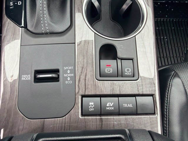 Used 2022 Midnight Black Metallic Toyota Platinum image 22