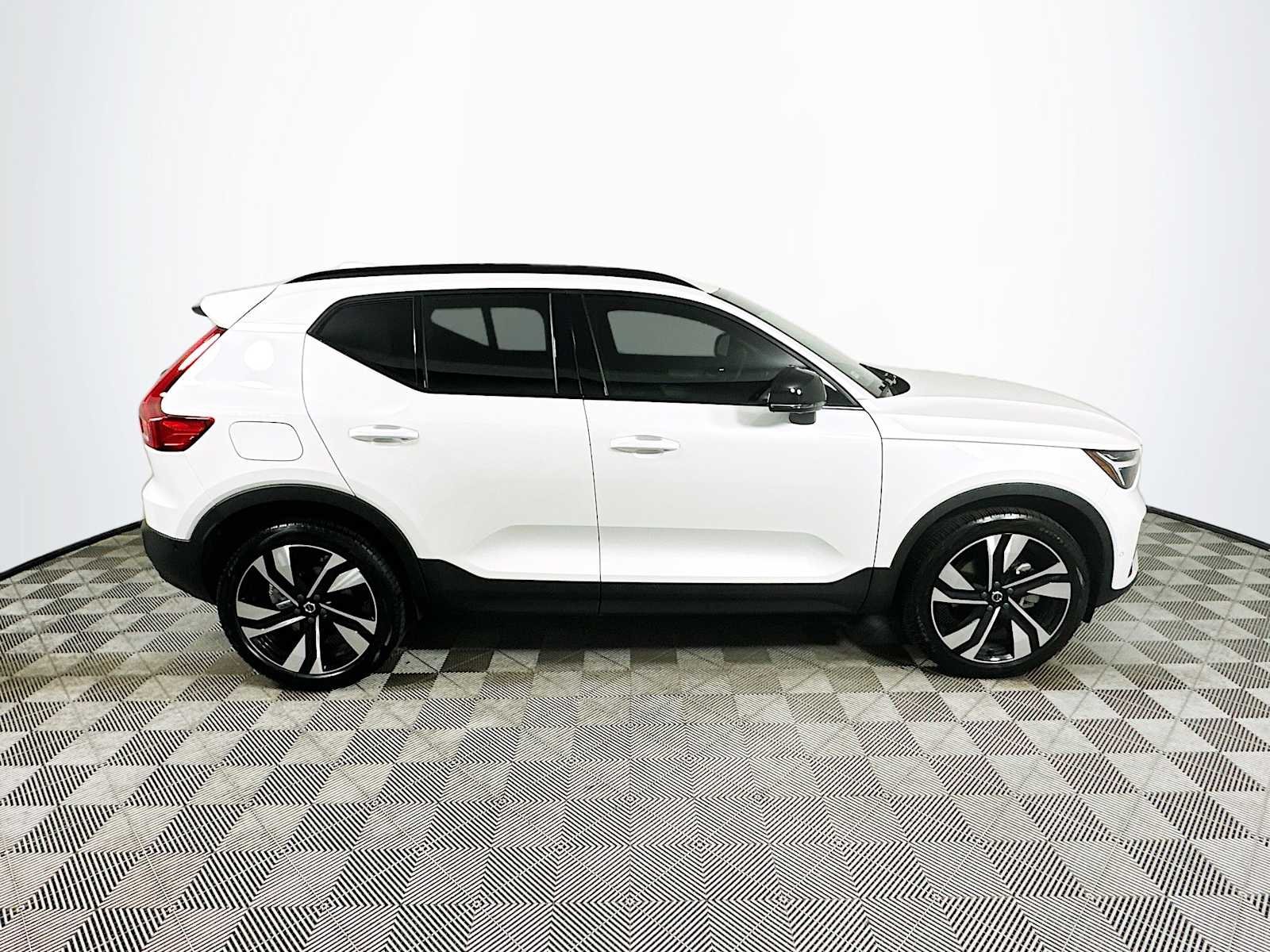 Used 2026 Crystal White Volvo Ultra image 8