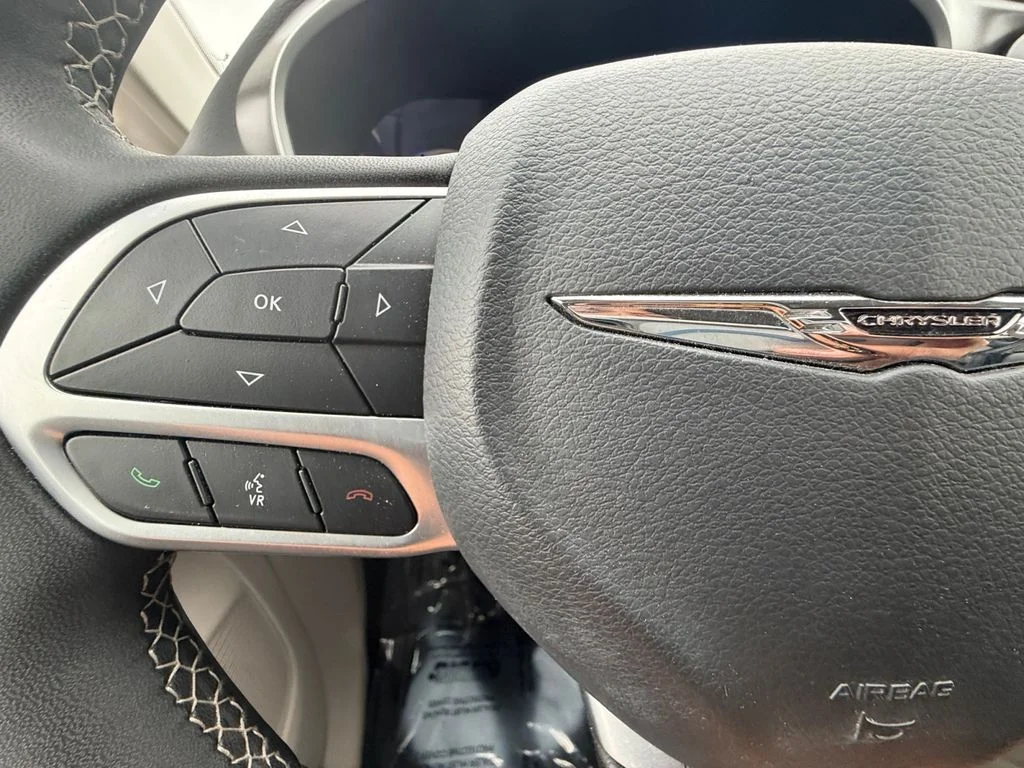 2024 Chrysler Pacifica PHEV Select - Photo 24