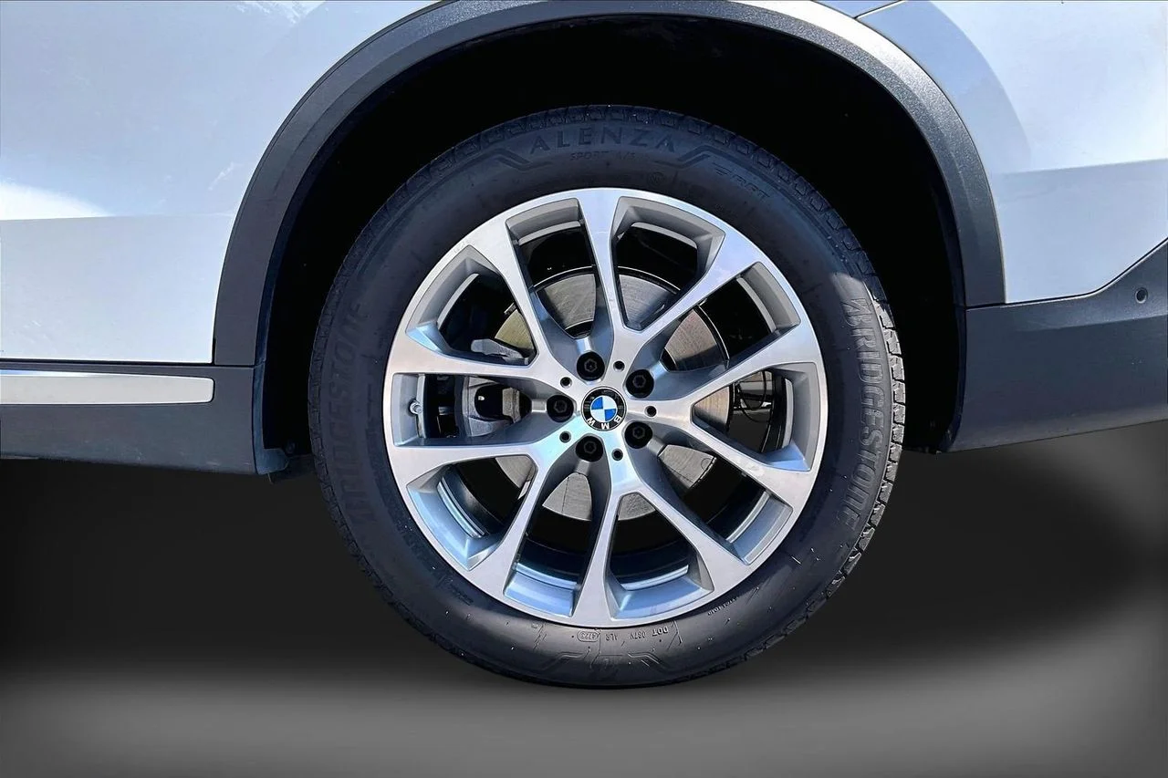 Certified Used 2022 White BMW xDrive40i image 35