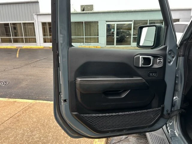 Used 2025 Gray Jeep Sahara 4xe image 24