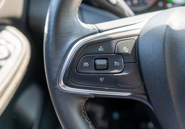 Used 2023 Blue Buick Select image 24