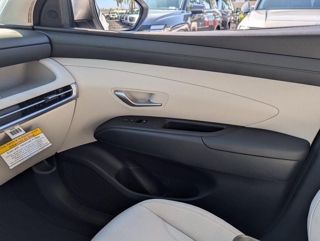 New 2026 White Hyundai SEL FWD image 24