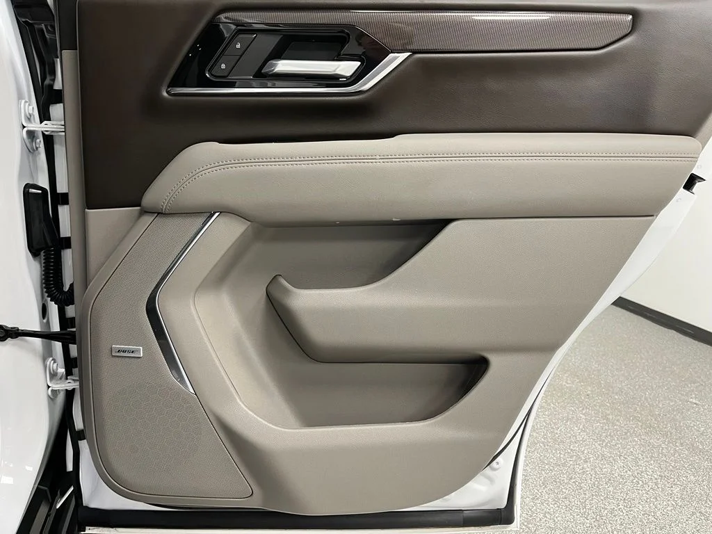 Used 2025 White GMC Elevation image 49