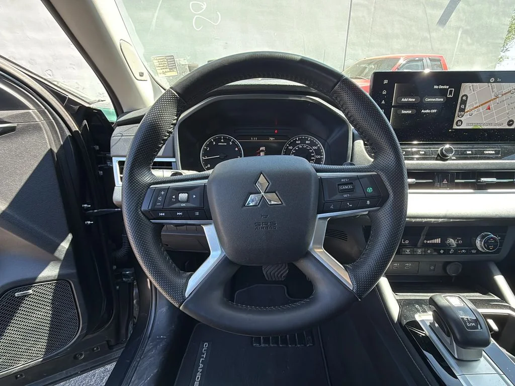 Used 2025 Gray Mitsubishi SE image 16