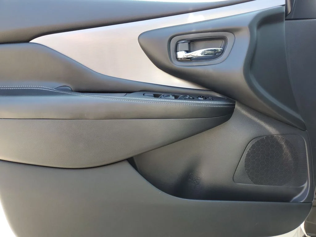 Used 2020 White Nissan S image 26