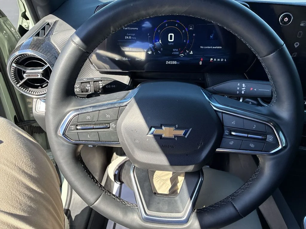 Used 2025 Green Chevrolet LT image 14