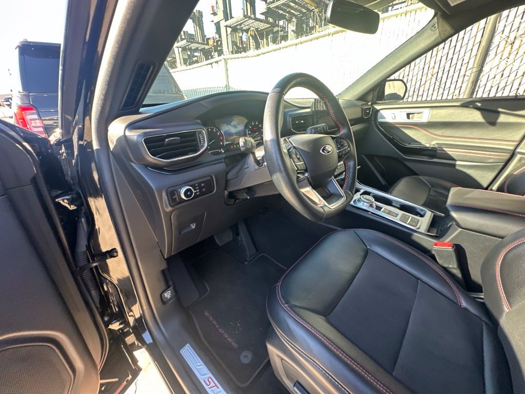 Used 2023 Black Ford ST-Line image 14