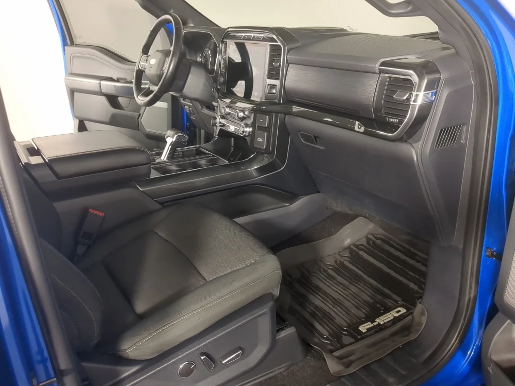Used 2021 Velocity Blue Metallic Ford XLT image 18