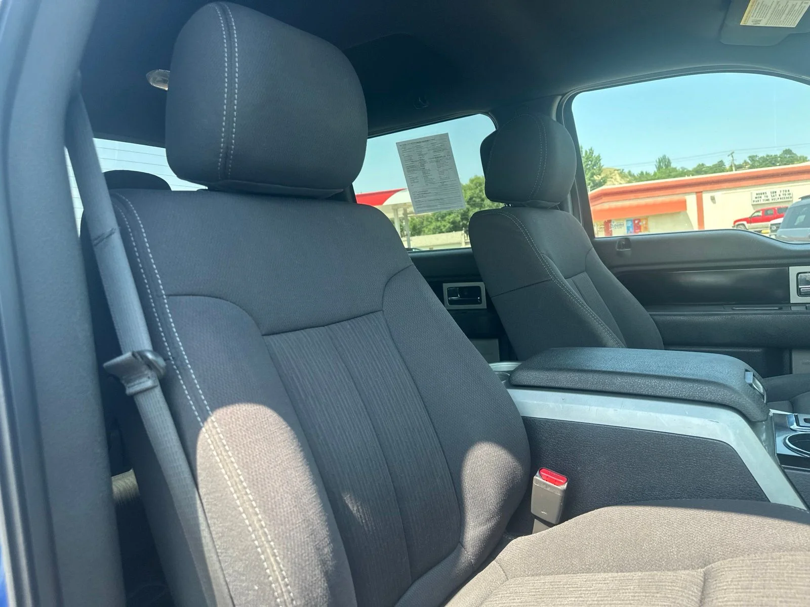 Used 2012 Blue Ford XL image 30