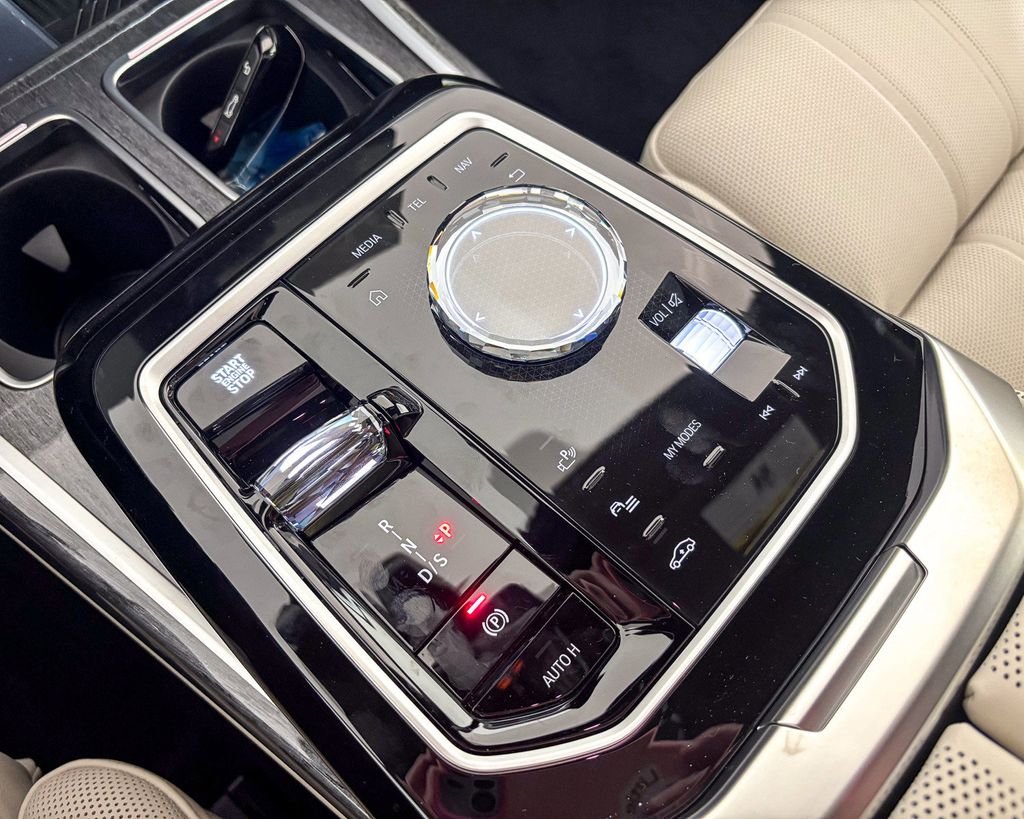 New 2025 Carbon Black Metallic BMW 750e xDrive image 45