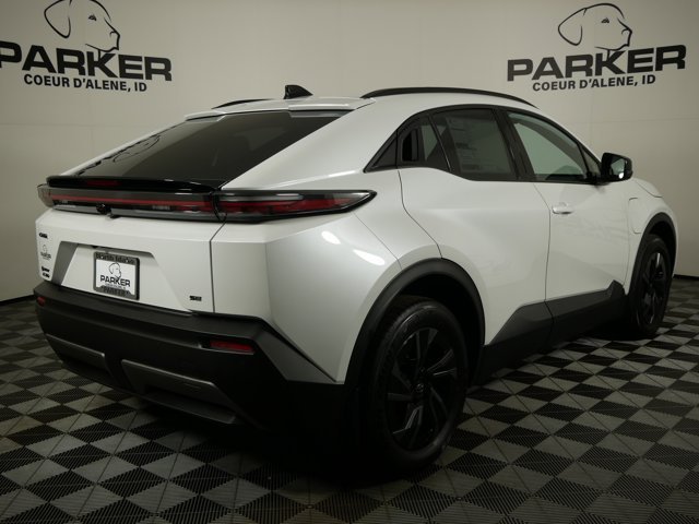 New 2026 Wind Chill Pearl Toyota SE image 5