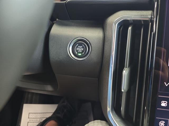 Used 2025 Silver GMC Elevation image 23