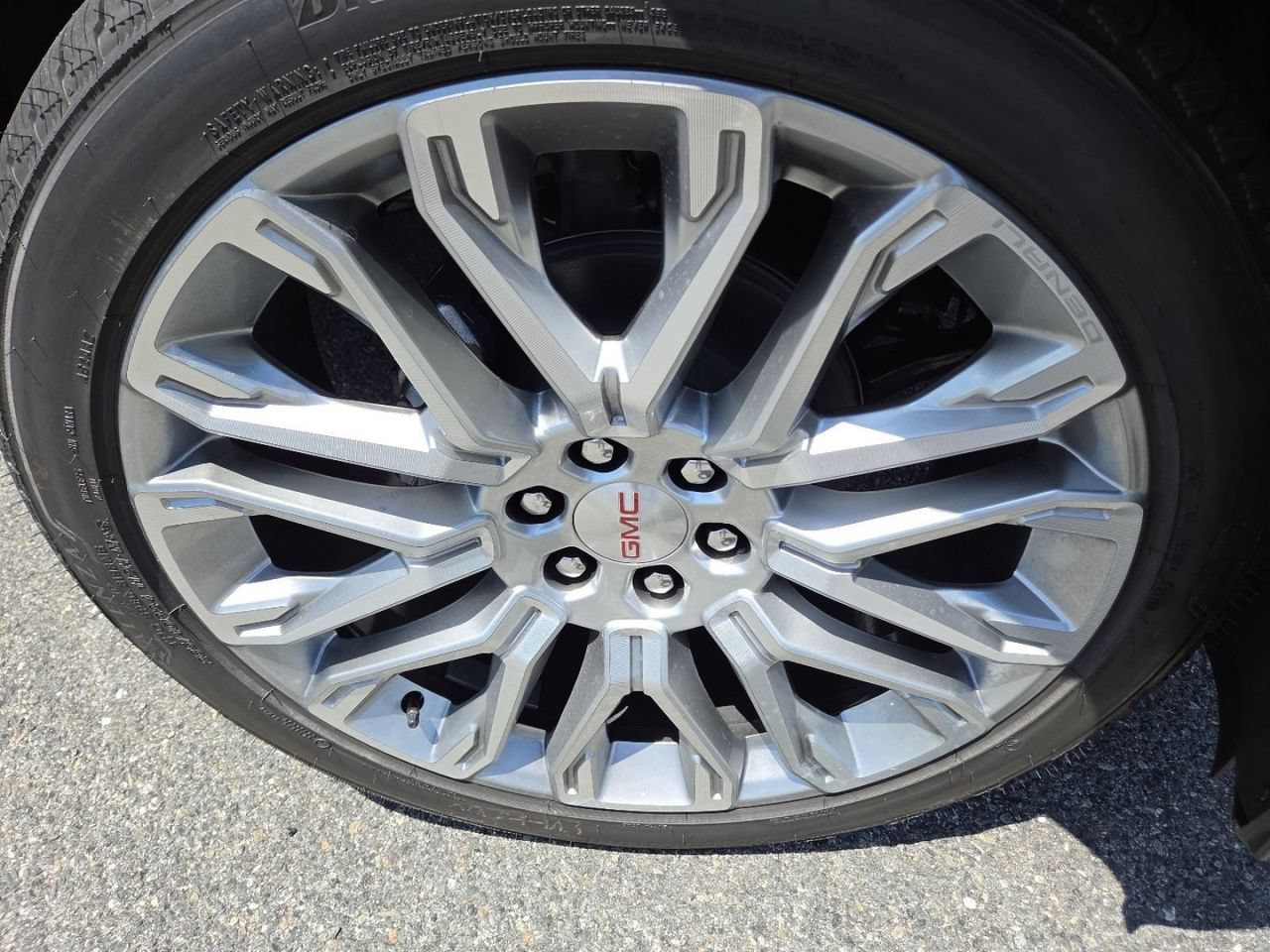 2026 GMC Yukon XL Denali - Photo 16