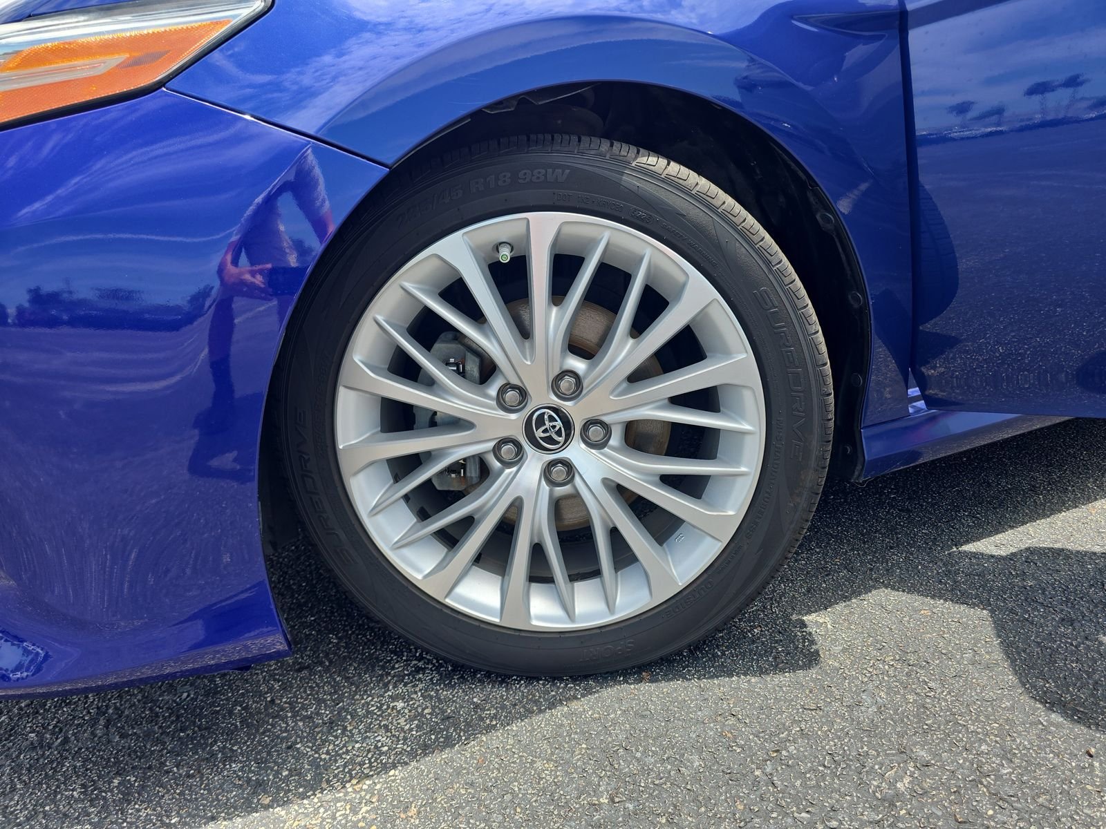 Used 2018 Blue Toyota XLE image 27