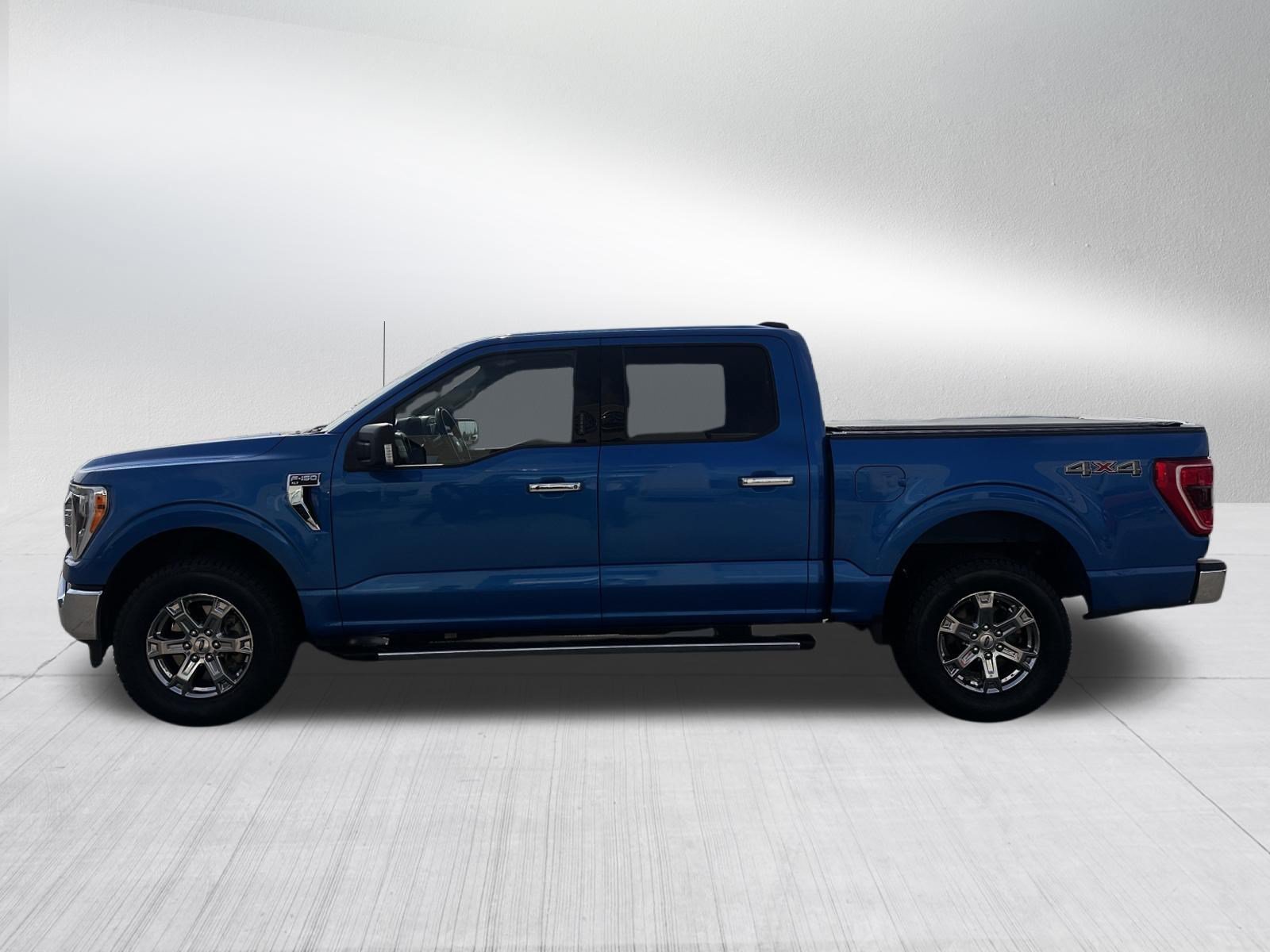 Used 2021 Velocity Blue Metallic Ford XLT image 4