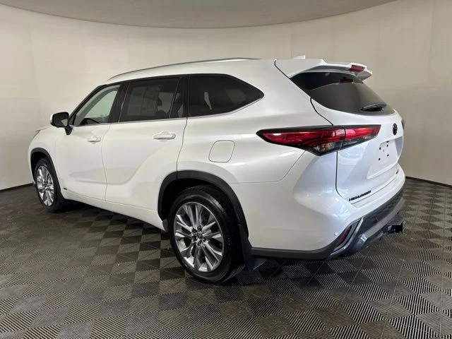 Used 2023 Pearl Toyota Limited image 6