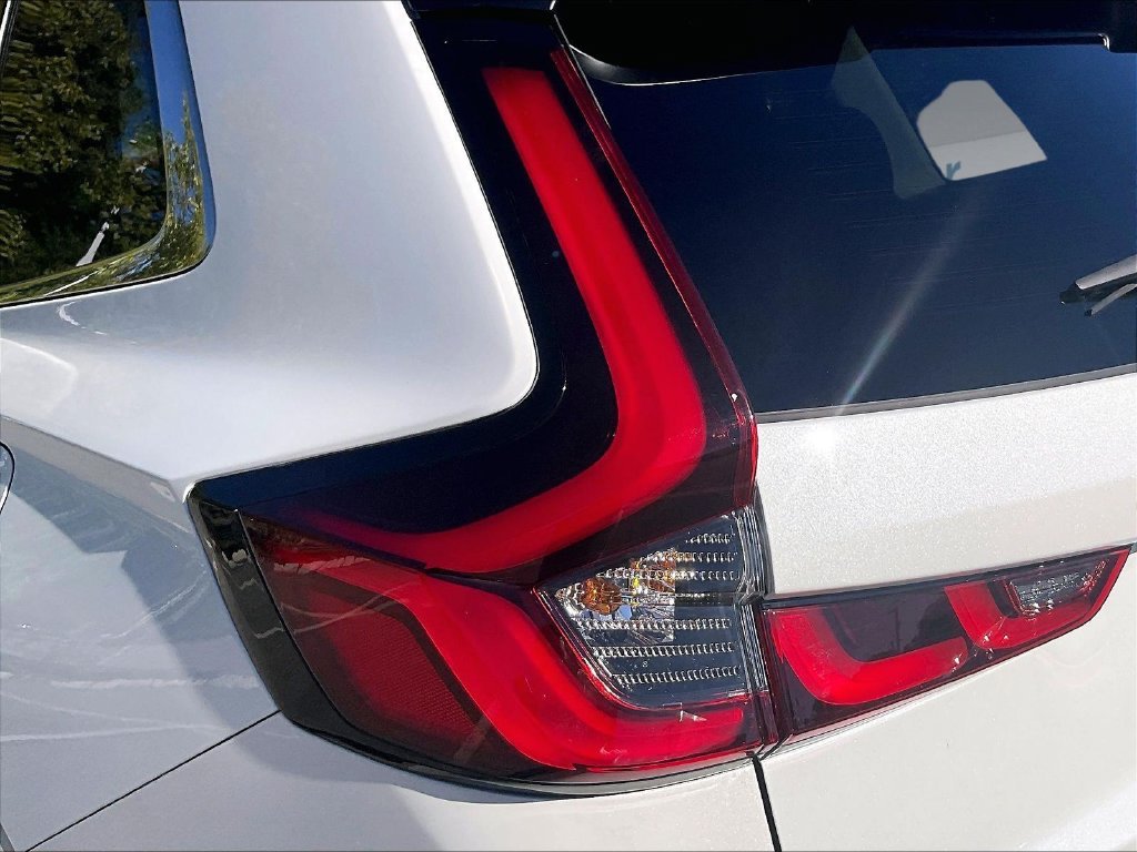 Used 2024 Platinum White Pearl Honda EX image 33