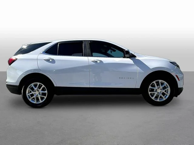 Used 2022 White Chevrolet LT image 9