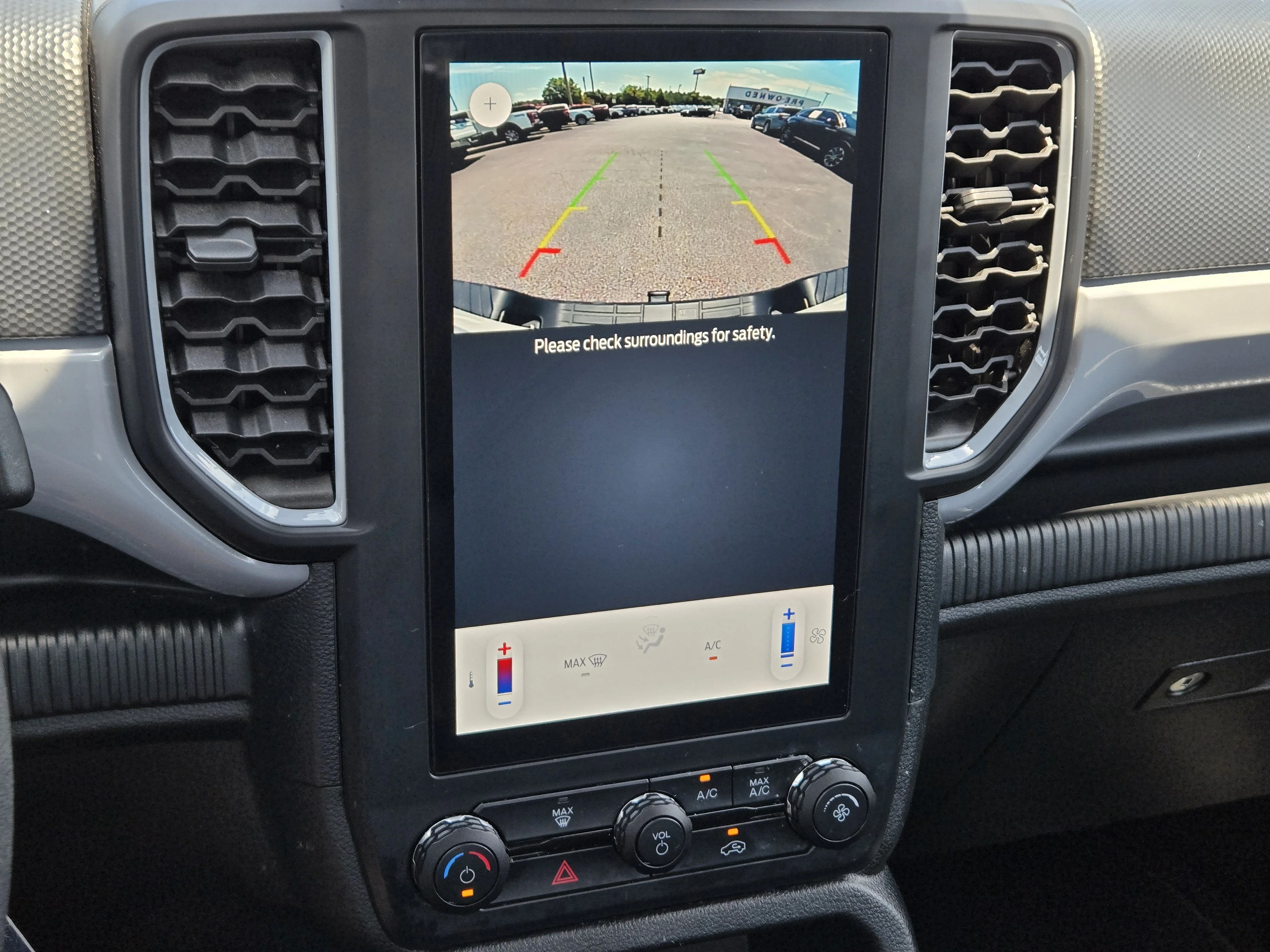 Used 2025 Oxford White Ford XL image 27