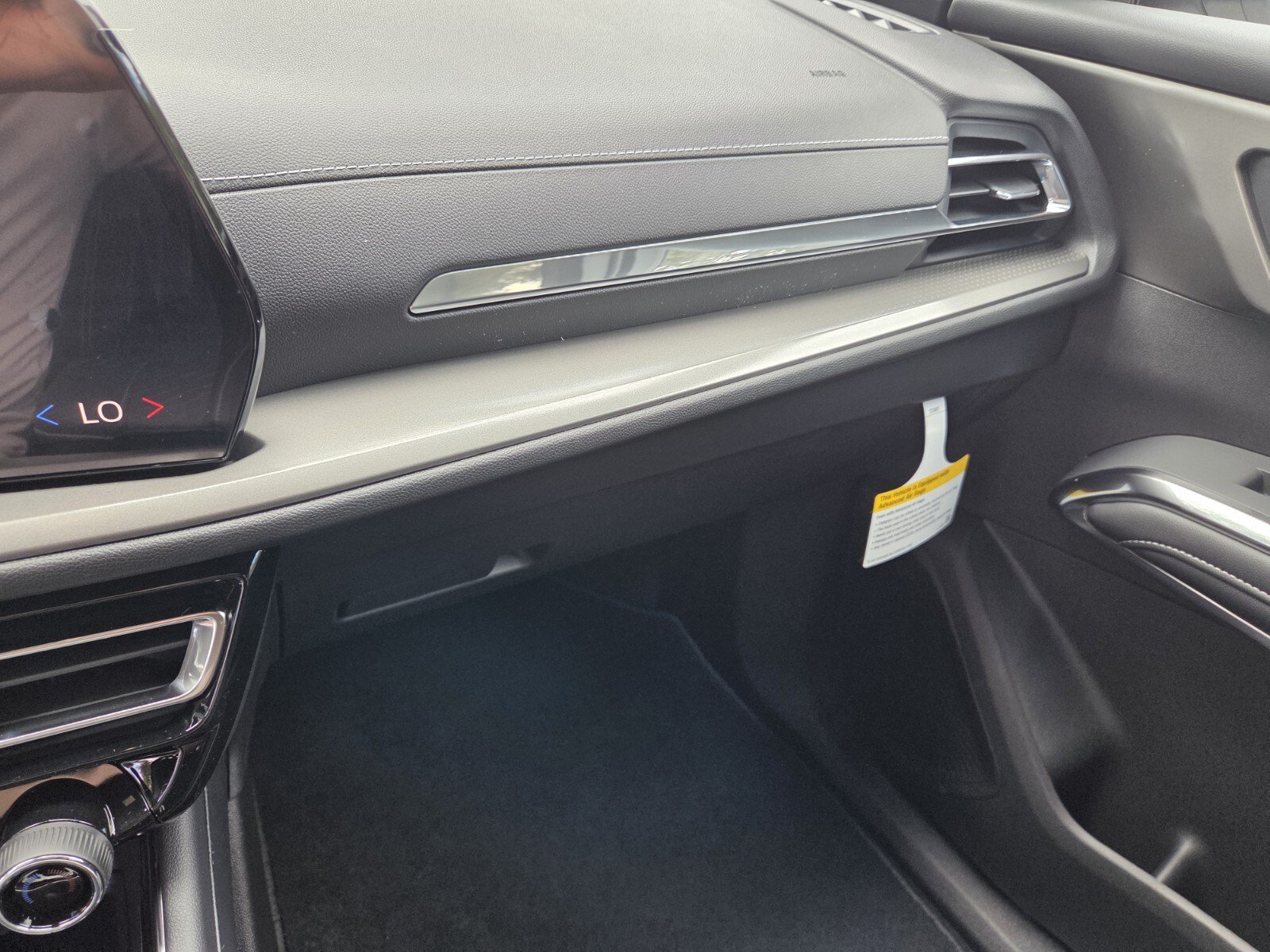 2027 Chevrolet Traverse LT - Photo 30