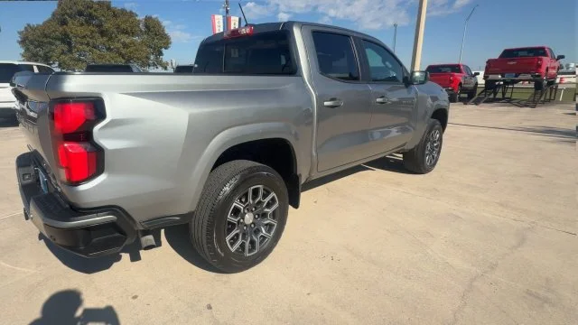 2024 Chevrolet Colorado LT - Photo 8