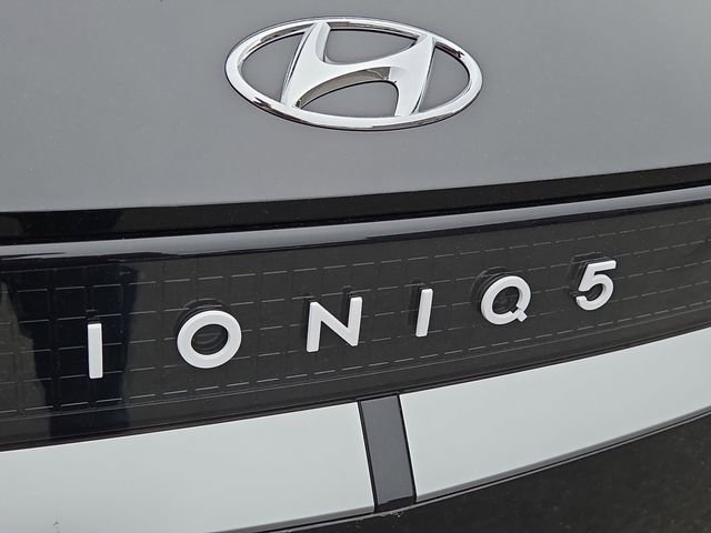Used 2024 Abyss Black Hyundai SEL image 5