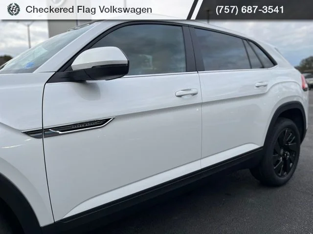 New 2026 White Volkswagen 2.0T SE w/Technology image 3