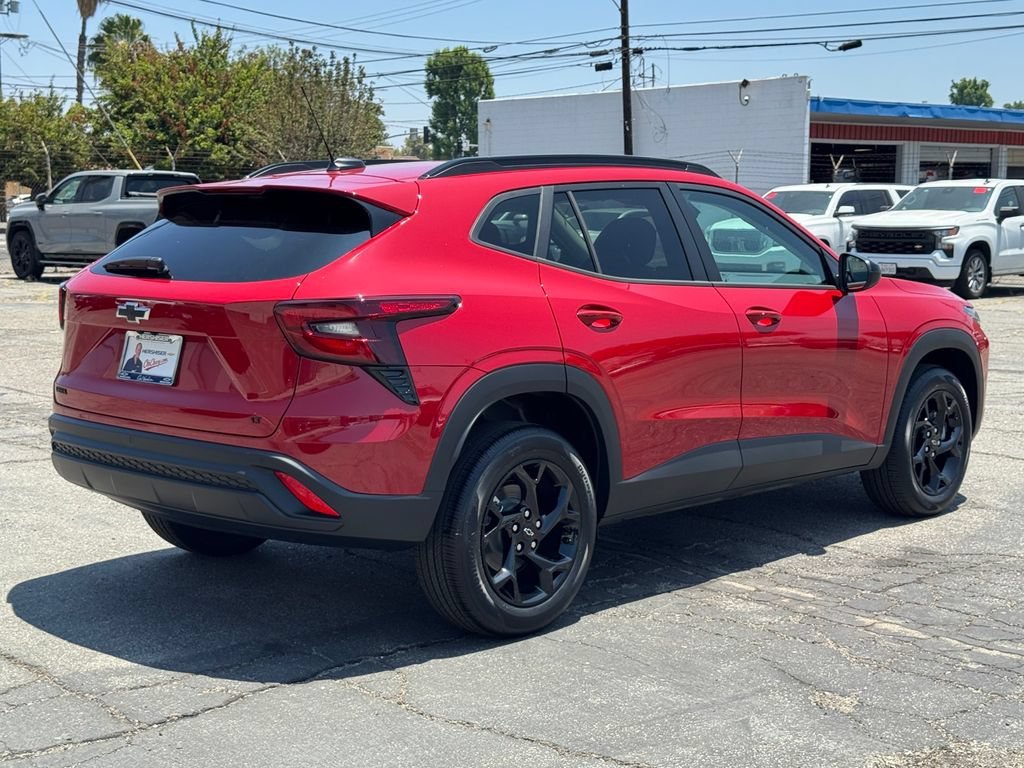 2026 Chevrolet Trax LT - Photo 6