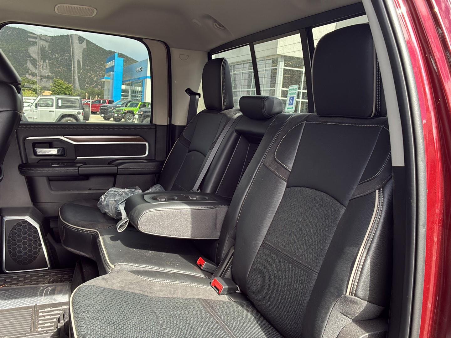 Used 2024  RAM Laramie image 6