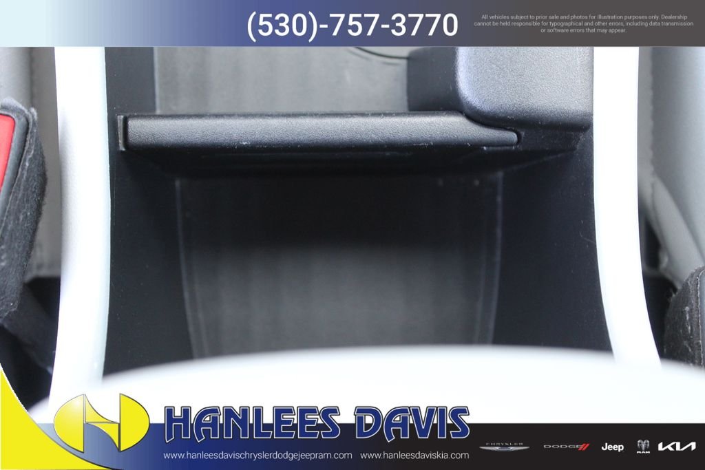 Used 2024 White Hyundai SEL image 19