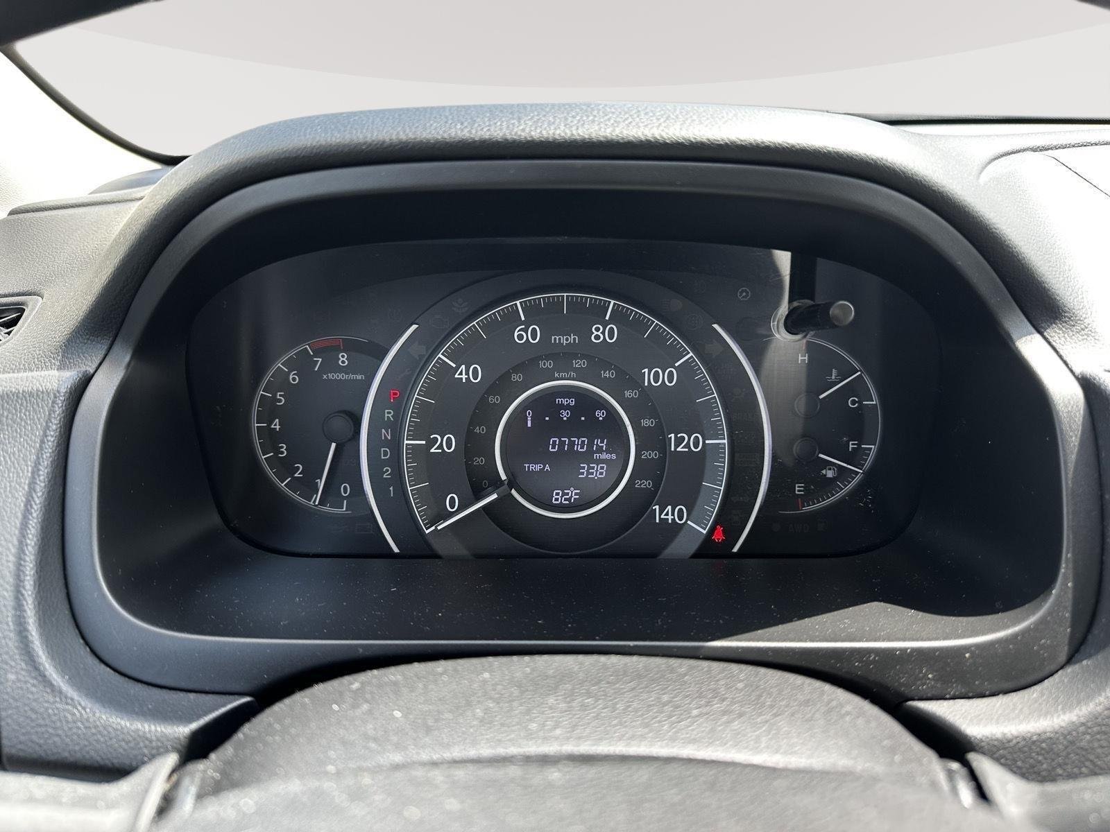 Used 2014 Alabaster Silver Metallic Honda LX image 13