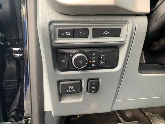 Used 2021 Agate Black Metallic Ford XLT image 24