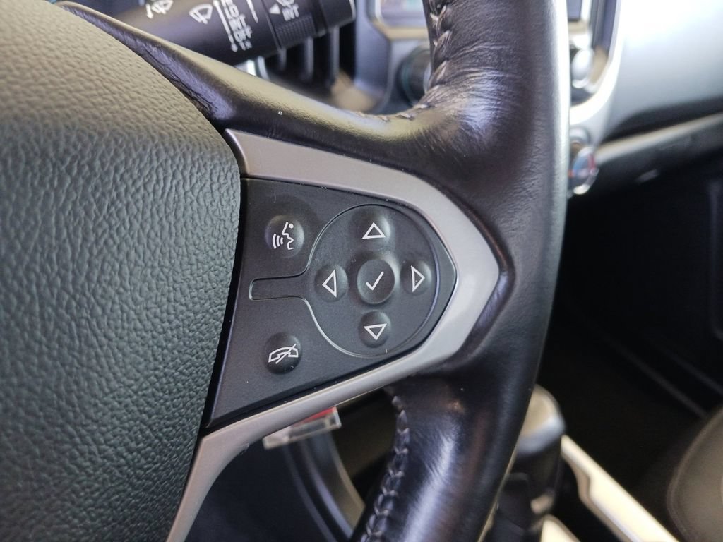 Used 2018 SILVER ICE METALLIC Chevrolet 4WD LT image 33
