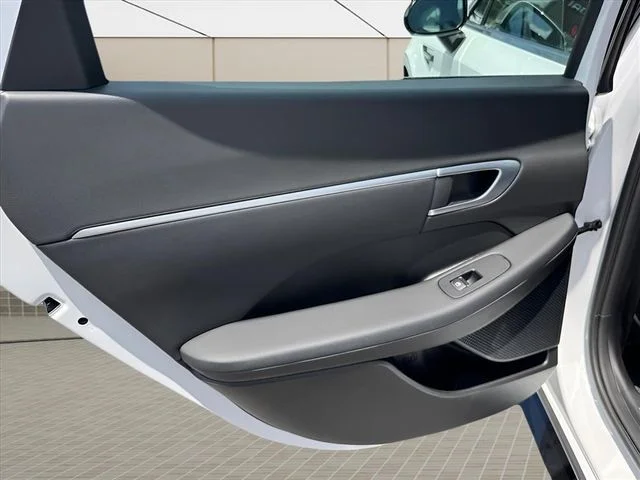 2026 Hyundai Sonata SEL - Photo 18