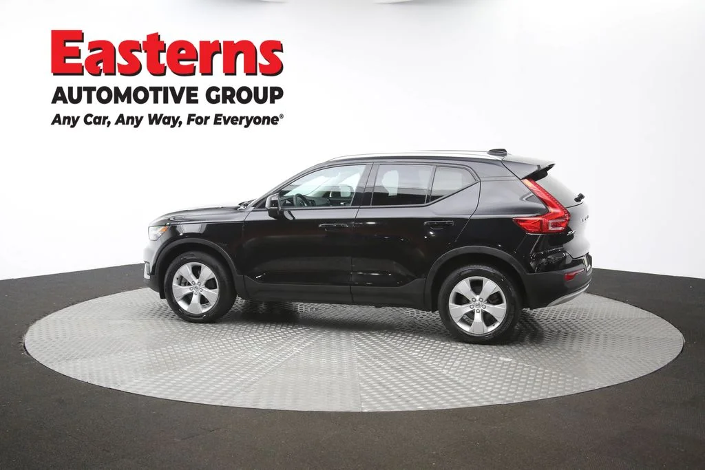 Used 2022 Black Volvo Momentum image 61