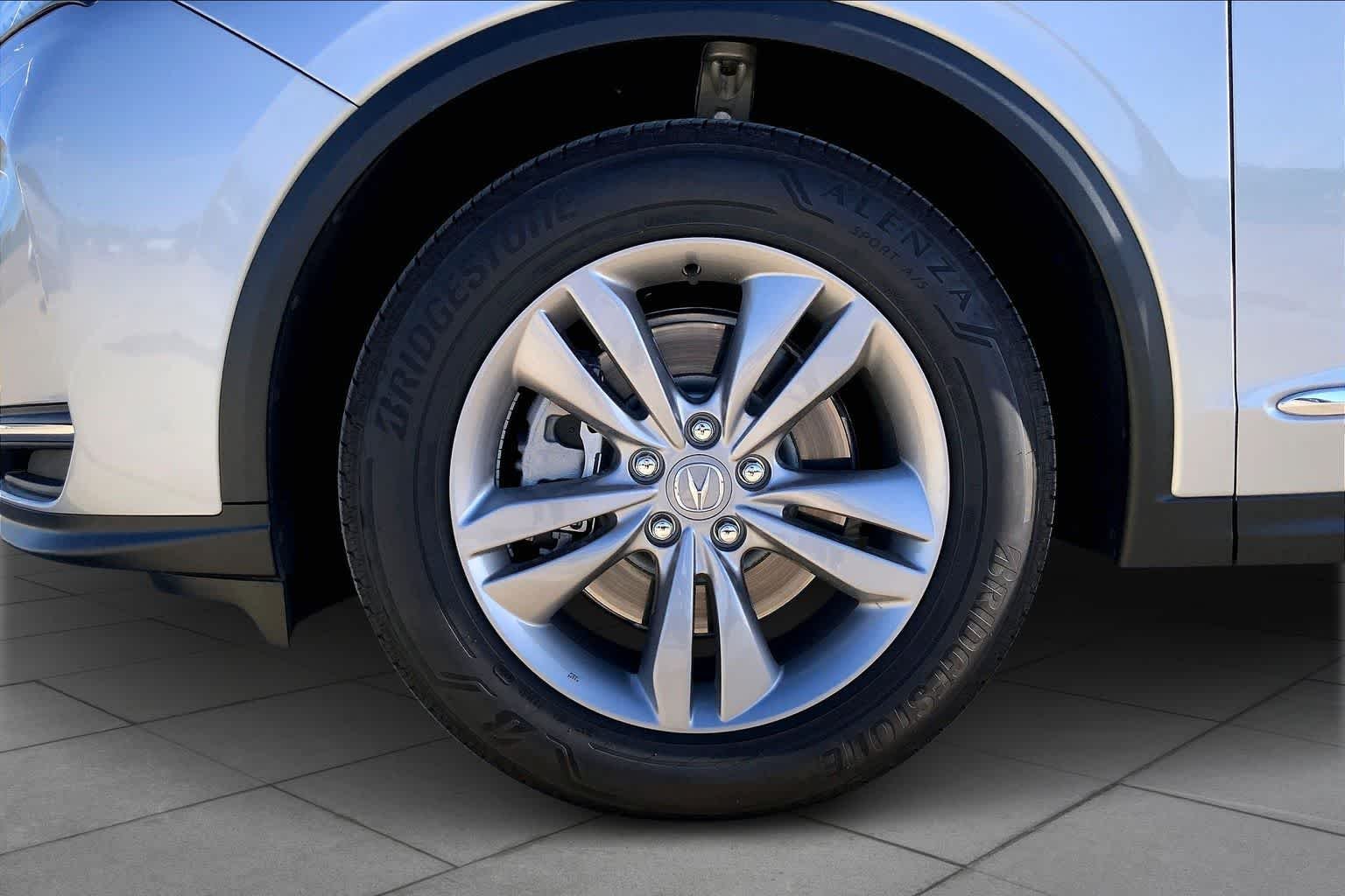 Used 2026 Solar Silver Metallic Acura  image 10